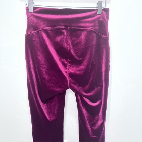 Spanx Red Velvet Leggings Size Medium - Picture 5 of 10